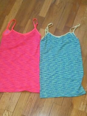 women small set of drifit cami, pink and green